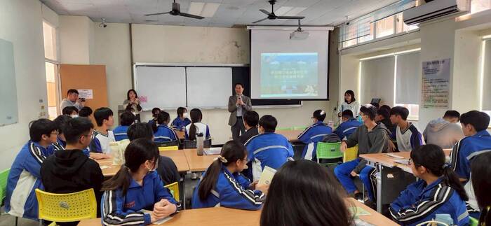 114/12/10(三)國立溪湖高級中學蒞校參訪圖片