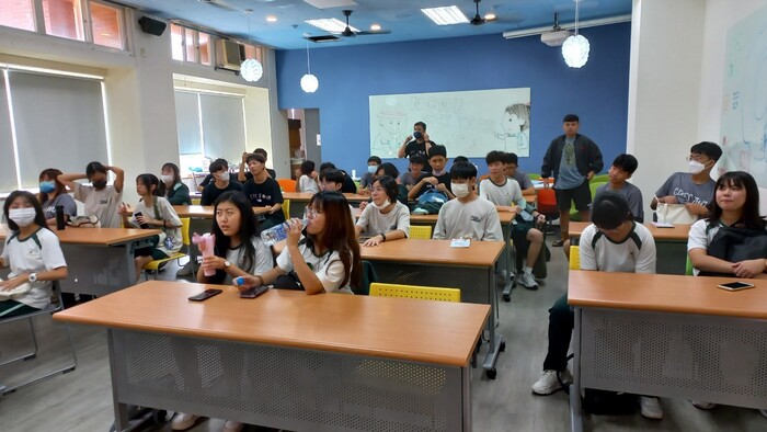 112/10/20僑泰高中蒞校參訪