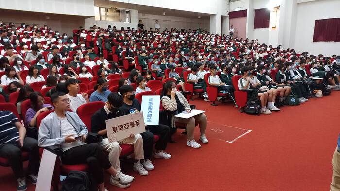 112/10/20僑泰高中蒞校參訪