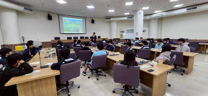 114/12/04(四)臺中市立東山高級中學蒞校參訪圖片