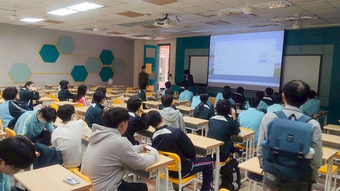 114/12/04(四)臺中市立東山高級中學蒞校參訪圖片